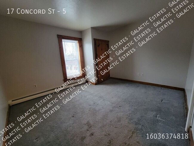 Foto del edificio - 3 Bedroom 1 Bath Concord NH 2nd floor apar...