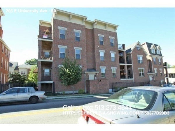 Primary Photo - 203 E University Ave