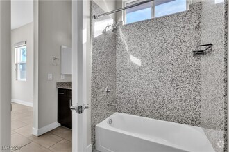 Building Photo - 6130 Pebble Glen Ct