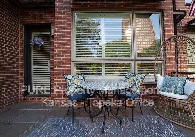 Foto del edificio - 4540 J C Nichols Pkwy