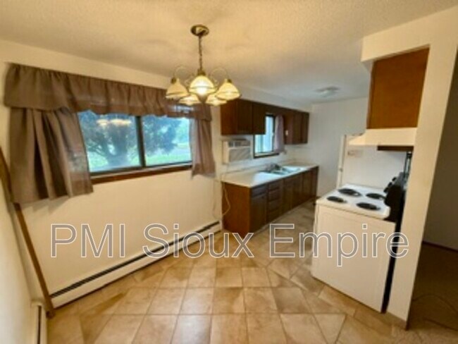 Foto del edificio - 440 S Western Ave