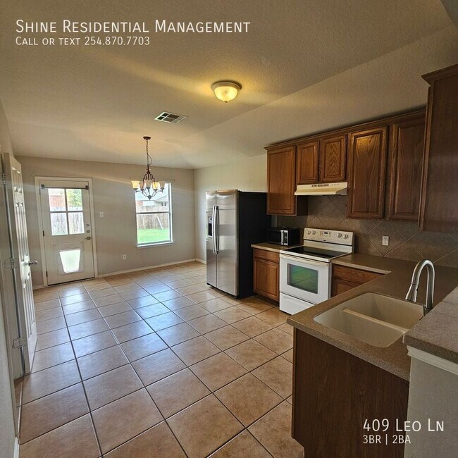 Building Photo - 409 Leo Ln