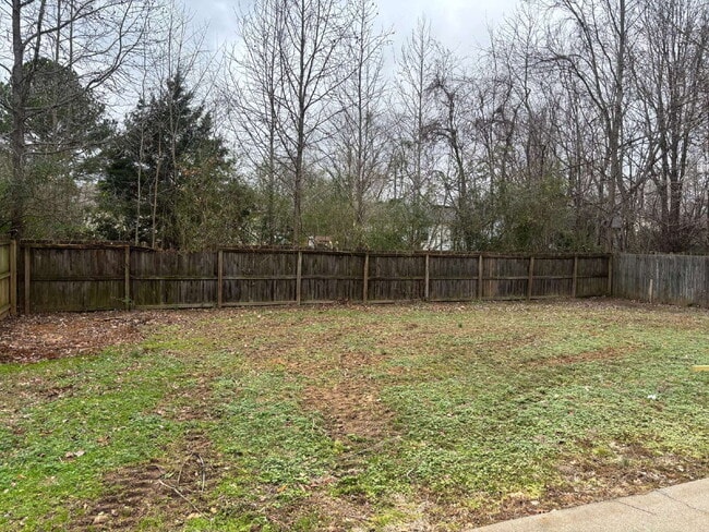 Foto del edificio - 392 Roselawn Dr