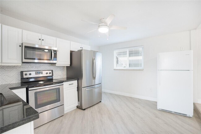 Foto del edificio - 6695 SW 28th St