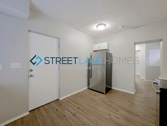 Building Photo - NOW OFFERING HALF OFF THE FIRST FULL MONTH...
