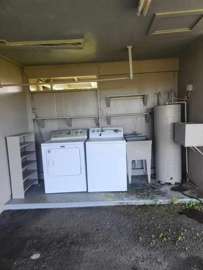 Building Photo - 3 Bedroom, 2 Bath Home in Hilo