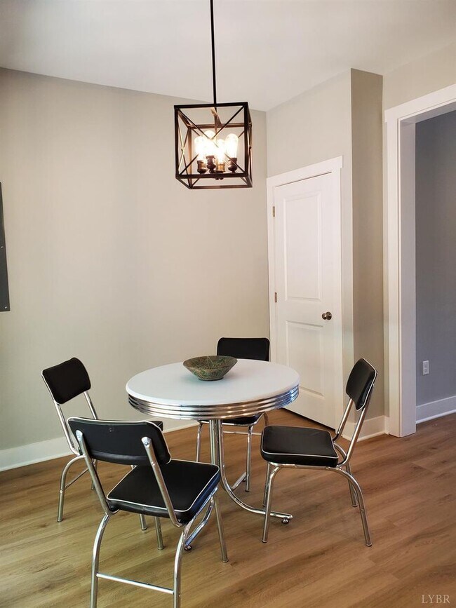 Building Photo - Sunburst Villas - Campbell County - Brookv...