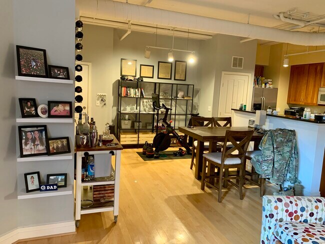 Photo - 1201 N Garfield St Apartment