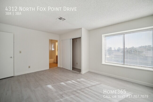 Building Photo - Beautiful 3 bedroom, 3bathroom home availa...