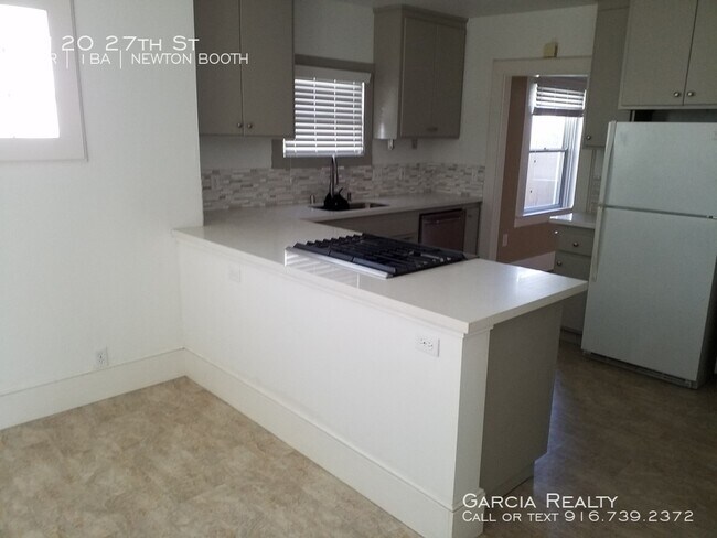 Building Photo - 2120 27th St