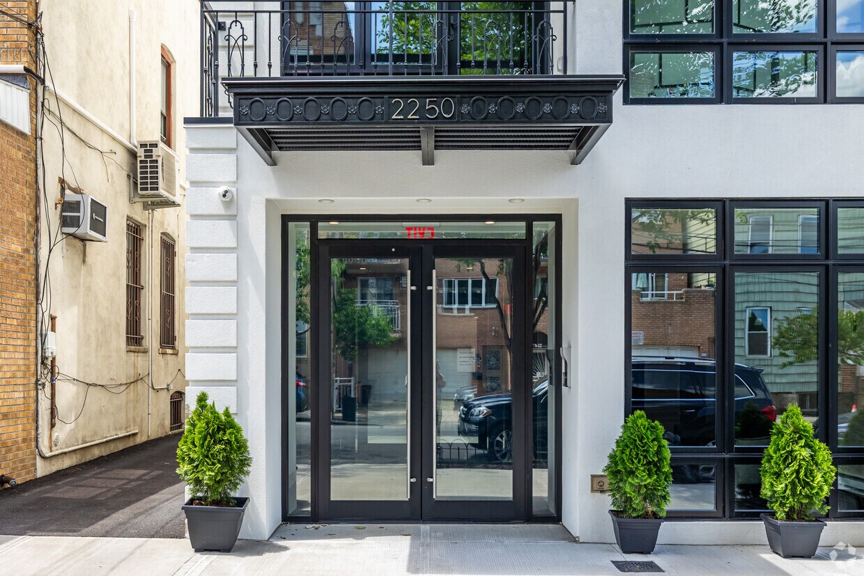 Entrance - 22-50 33rd St