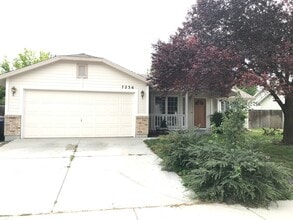 Building Photo - 7236 N Parkcrest Ave