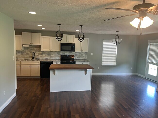 Foto del edificio - 317 Cedar Run St