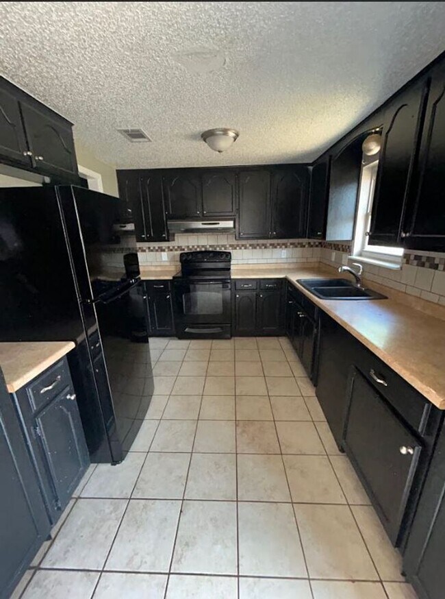 Building Photo - RENT TO OWN – EDMOND, OK