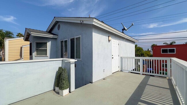 Foto del edificio - Spacious 1 Bdrm Guesthouse In the Heart Of Pacific Beach