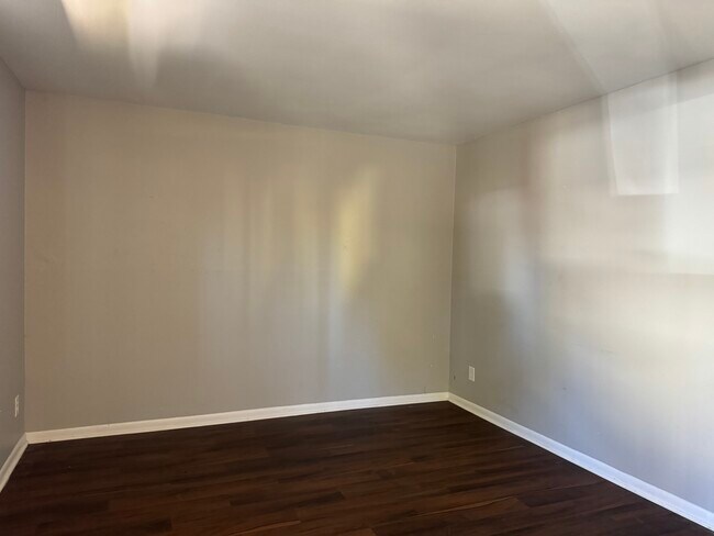 Foto del edificio - 729 E Sycamore St