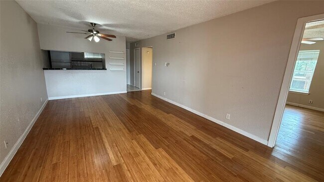 Building Photo - 710 Colquitt St