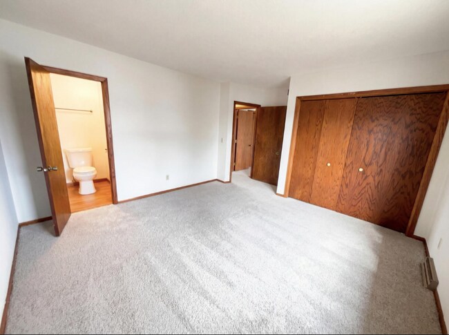 Foto del edificio - 14012 Underclift St NW