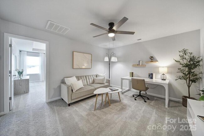 Foto del edificio - 517 Stephen Foster Wy