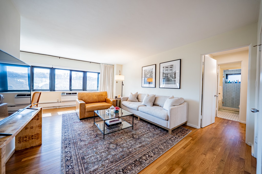 Sunset Country Club Plaza Apartments 4821 Roanoke Pky Kansas City, MO