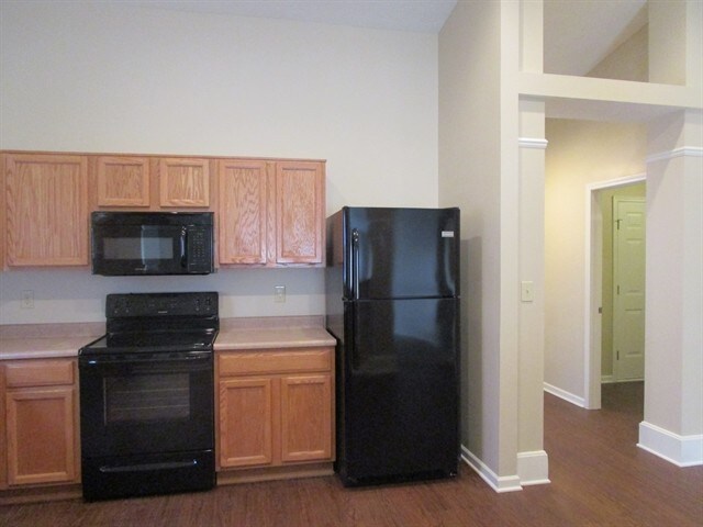 Building Photo - 2562 Bluewood Way