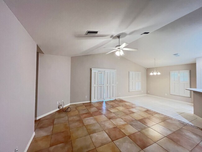 Foto del edificio - Modern 3-Bedroom, 2-Bathroom Home in Ocala! WASHER & DRYER INCLUDED!