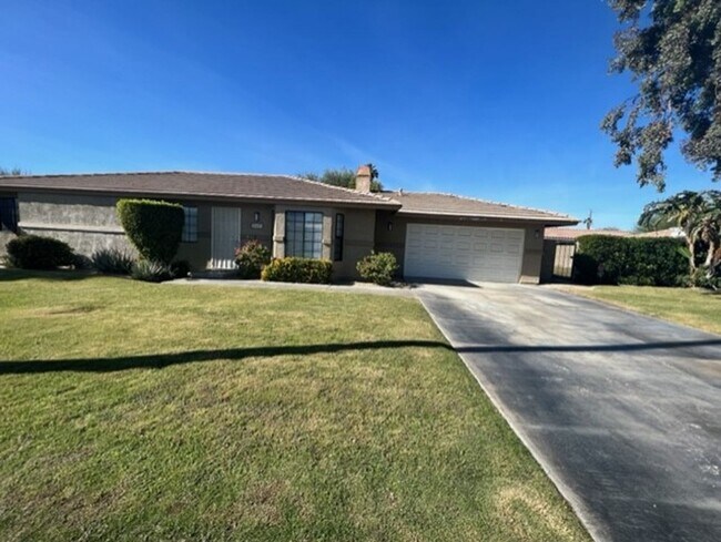 Foto del edificio - COMING SOON! 3 Bed 2 Bath House in Cathedr...