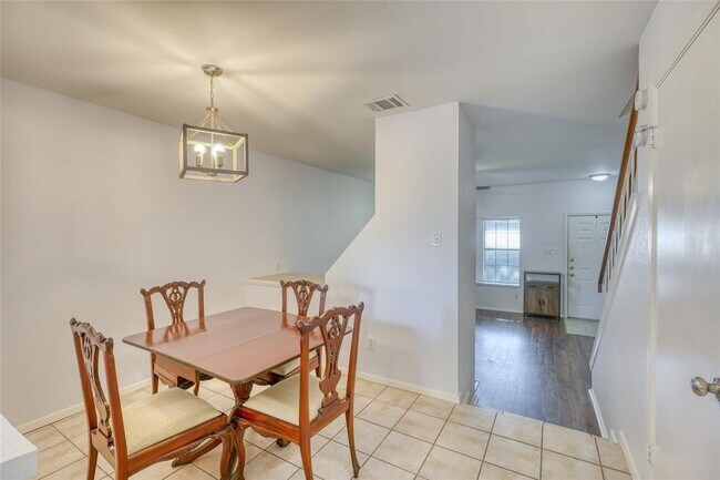 Foto del edificio - 1411 Gracy Farms Ln