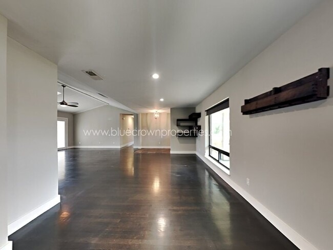 Building Photo - 13104 Tahoe Dr