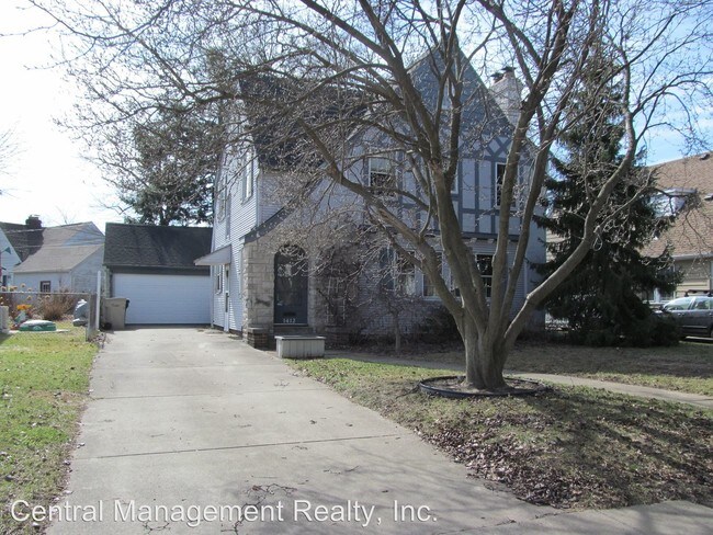 Building Photo - 1412 E South St
