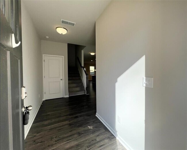 Building Photo - 1865 Parkades Path