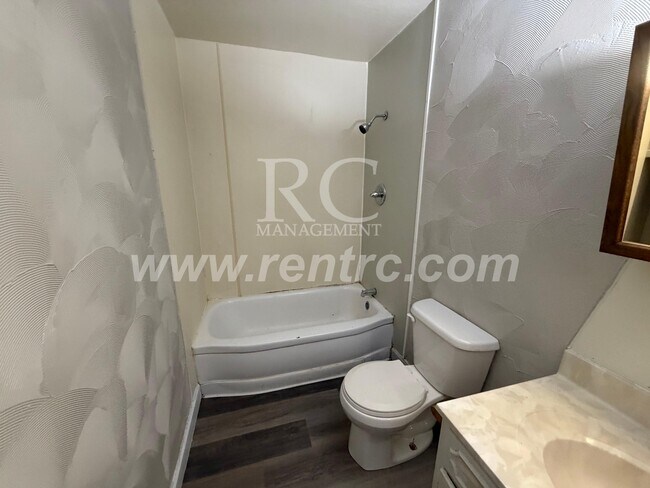Foto del edificio - 919 Martin-