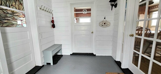 Building Photo - 7 Harmon Heights Rd