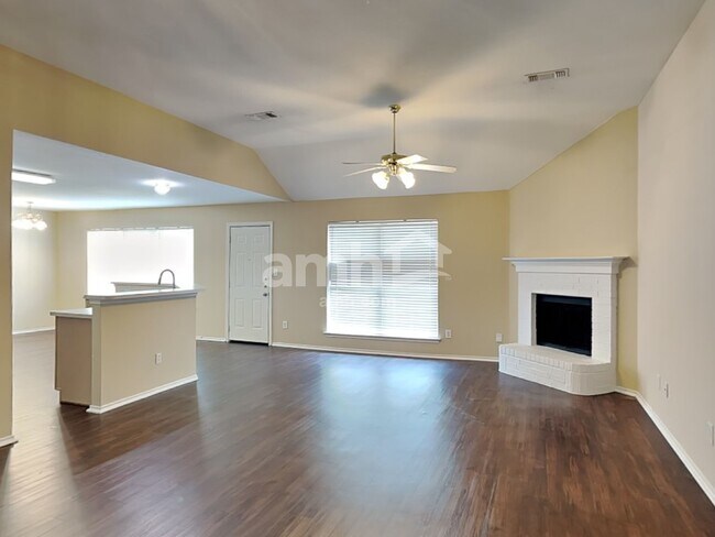 Building Photo - 521 Fossil Lake Ct