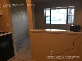 Building Photo - Awesome 2/1 Duplex Apt in Eustis