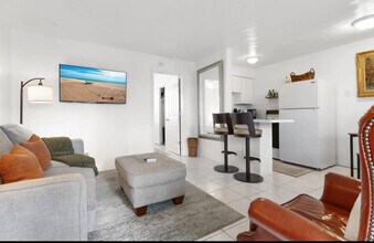 Building Photo - 820 NE 16th Ave