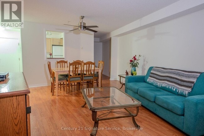 Building Photo - 8 Dayspring Cir