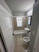Building Photo - 3843 N 24th Pl