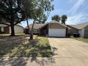 Building Photo - 2713 W Houston Pl
