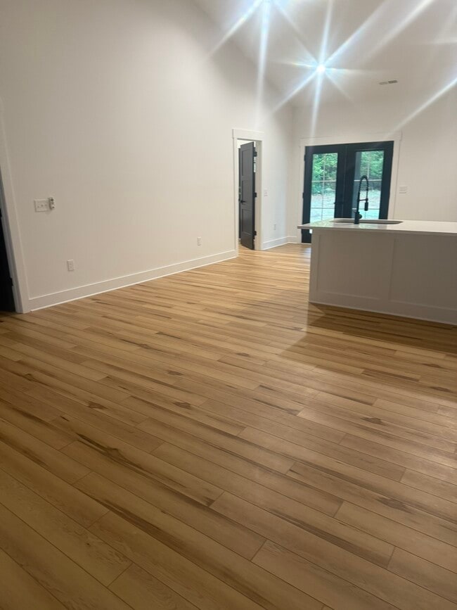 Foto del edificio - 420 Sloop St