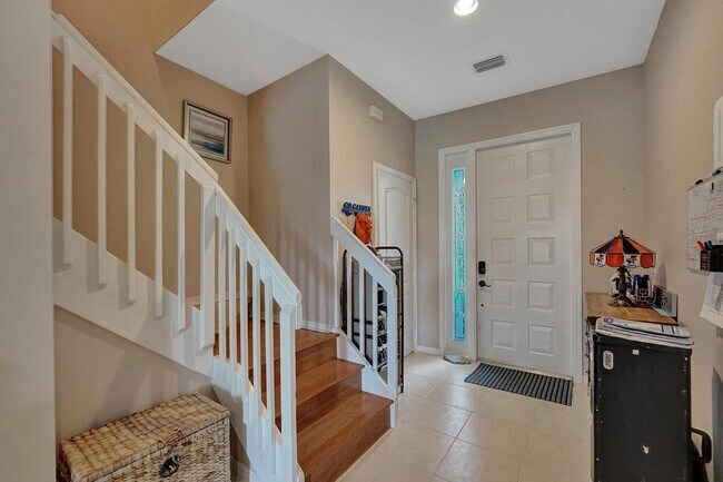 Building Photo - 254 River Bluff Ln