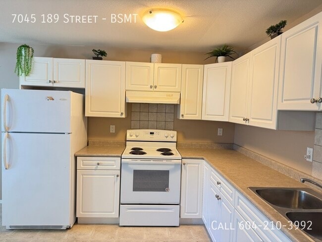 Building Photo - Spacious Basement- Utilities Included