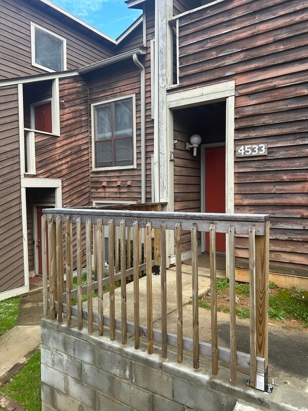 Building Photo - 4533 Sharon Chase Dr