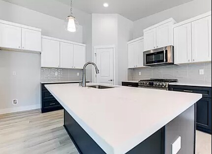 Building Photo - 10506 Silverbright Dr