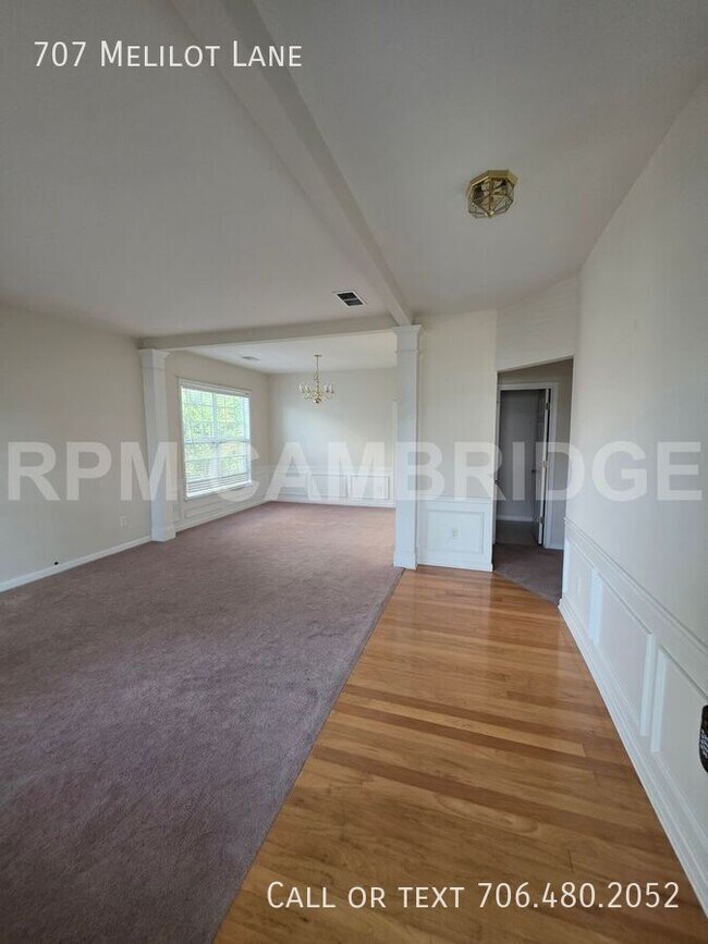 Building Photo - 707 Melilot Ln