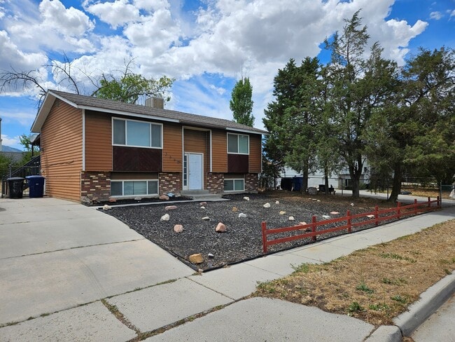 Building Photo - 5662 China Clay Dr