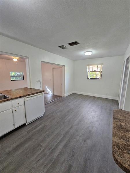 Foto del edificio - 3951 NW 36th Ave