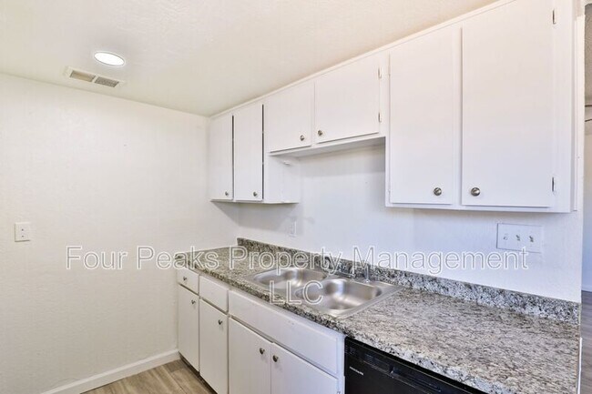 Foto del edificio - 1417 E Southern Ave