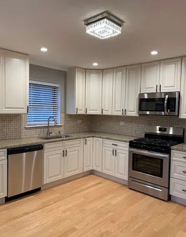 Foto del edificio - 8224 Knox Ave