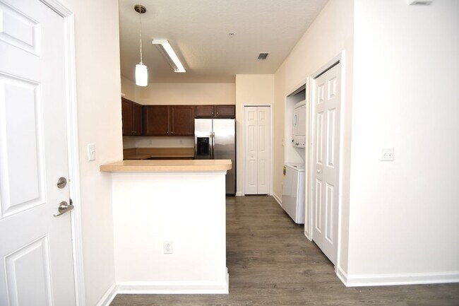 Foto del edificio - 2211 Golden Lake Loop